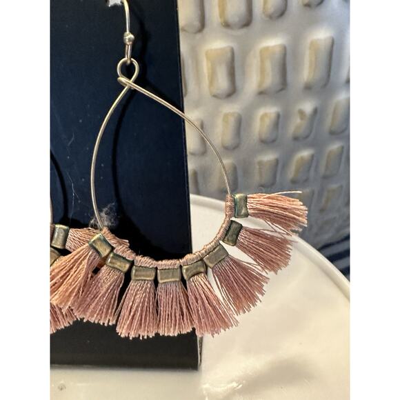 Boho Tassel Earrings Trendy Pink Fringe Statement Earrings for Women Girls - Picture 3 of 4